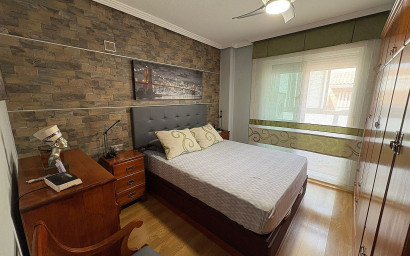 Herverkoop - Plat -
Petrer