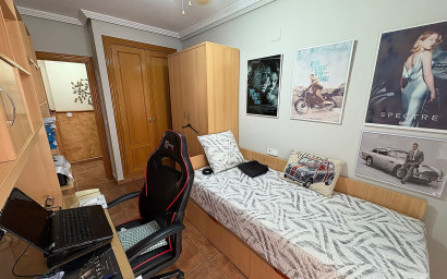 Herverkoop - Plat -
Petrer