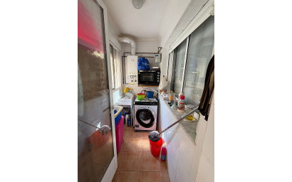 Herverkoop - Plat -
Petrer