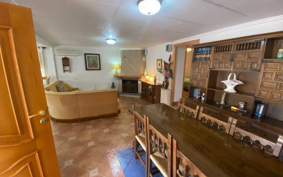 Resale - Villa -
Sax