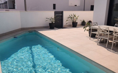 Resale - Villa -
Daya Vieja