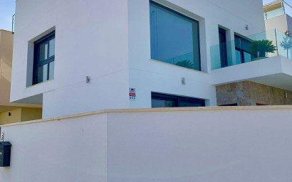 Resale - Villa -
Daya Vieja