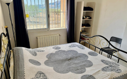 Herverkoop - Villa -
Onil