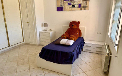 Herverkoop - Villa -
Onil