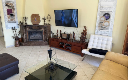 Herverkoop - Villa -
Onil