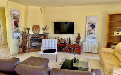 Herverkoop - Villa -
Onil