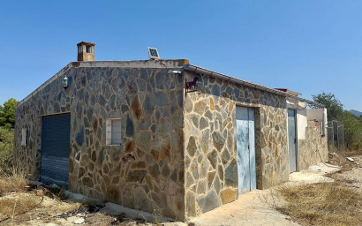 Herverkoop - Villa -
Onil