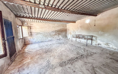 Resale - Finca / Country Property -
Monovar