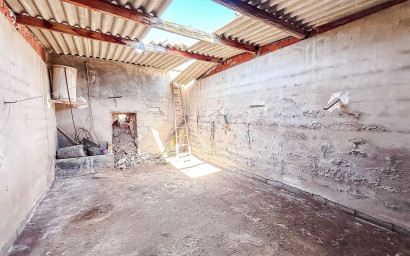 Resale - Finca / Country Property -
Monovar