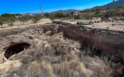 Resale - Finca / Country Property -
Monovar