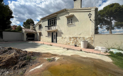 Resale - Finca / Country Property -
Castalla