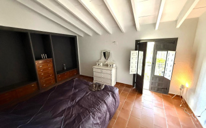 Resale - Finca / Country Property -
Castalla