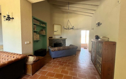 Resale - Finca / Country Property -
Castalla