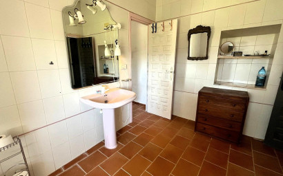 Resale - Finca / Country Property -
Castalla