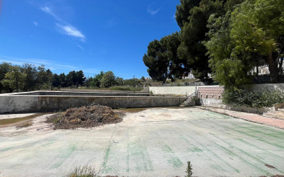 Resale - Finca / Country Property -
Castalla