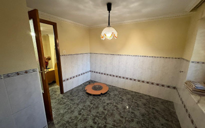 Herverkoop - Herenhuis -
Pinoso