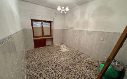 Herverkoop - Herenhuis -
Pinoso