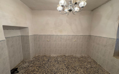 Herverkoop - Herenhuis -
Pinoso