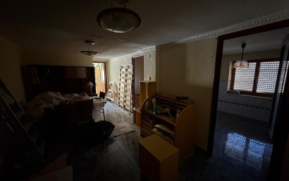 Herverkoop - Herenhuis -
Pinoso