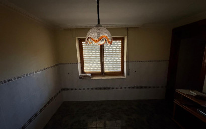 Herverkoop - Herenhuis -
Pinoso