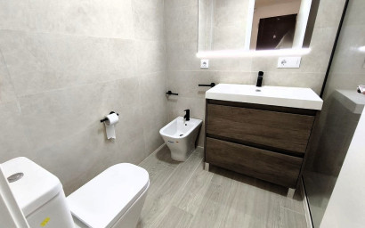 Herverkoop - Villa -
Tibi