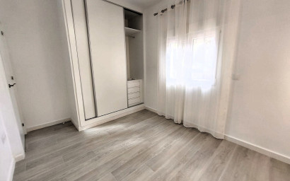 Herverkoop - Villa -
Tibi