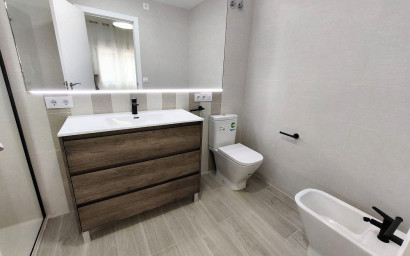 Herverkoop - Villa -
Tibi