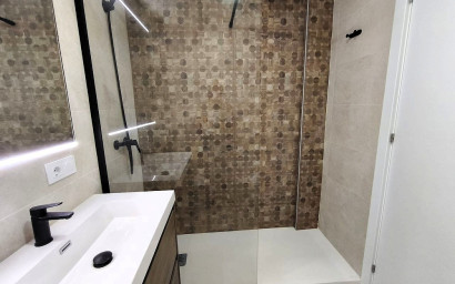 Herverkoop - Villa -
Tibi