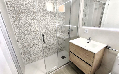 Herverkoop - Villa -
Tibi