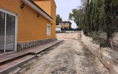 Herverkoop - Villa -
Tibi