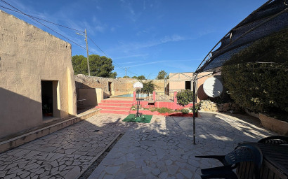 Resale - Village house -
Monovar