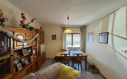 Resale - Village house -
Monovar