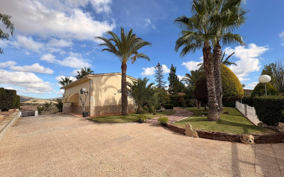 Resale - Villa -
Monovar