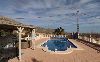 Resale - Villa -
La Romana