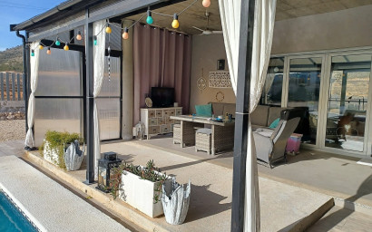 Resale - Villa -
Canada De La Lena