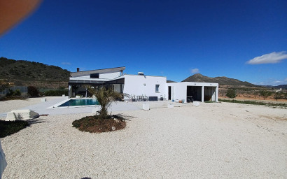 Resale - Villa -
Canada De La Lena