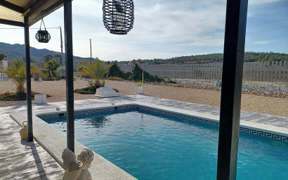 Resale - Villa -
Canada De La Lena