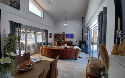 Resale - Villa -
Canada De La Lena