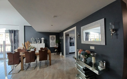 Resale - Villa -
Canada De La Lena