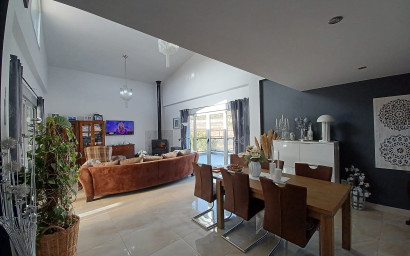 Resale - Villa -
Canada De La Lena