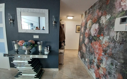 Resale - Villa -
Canada De La Lena