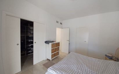 Resale - Villa -
Canada De La Lena