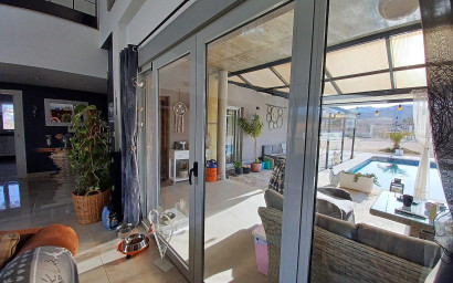 Resale - Villa -
Canada De La Lena