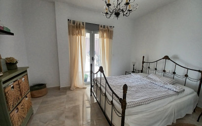 Resale - Villa -
Canada De La Lena