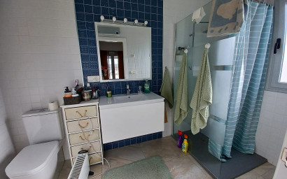 Resale - Villa -
Canada De La Lena