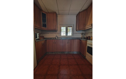 Resale - Finca / Country Property -
Yecla