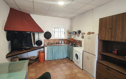 Resale - Finca / Country Property -
Yecla