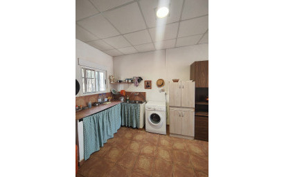 Resale - Finca / Country Property -
Yecla