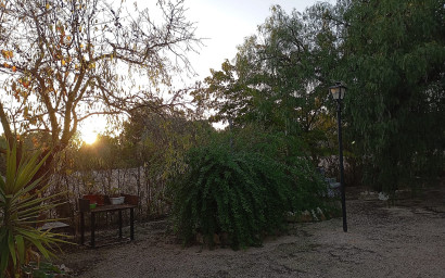 Herverkoop - Landhuis -
Yecla