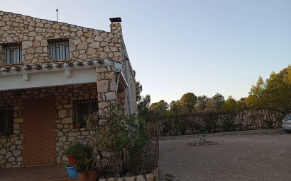 Herverkoop - Landhuis -
Yecla